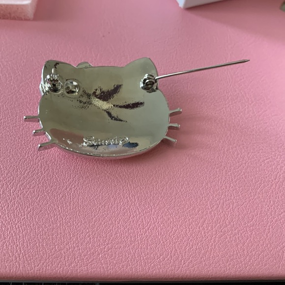 Hello kitty Brooch - Picture 4 of 9